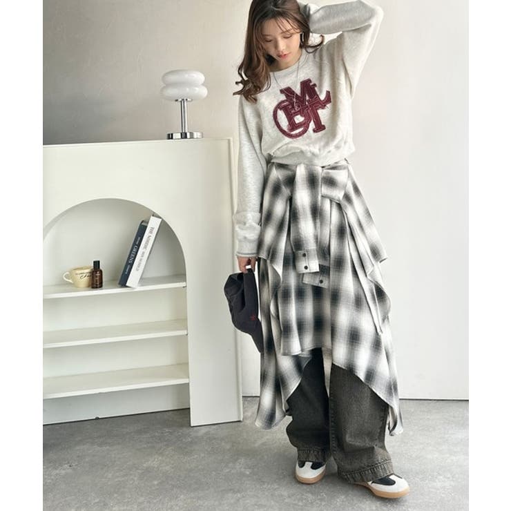 旬のレイヤード風スタイルが楽しめる！シャツ巻き風チェック柄