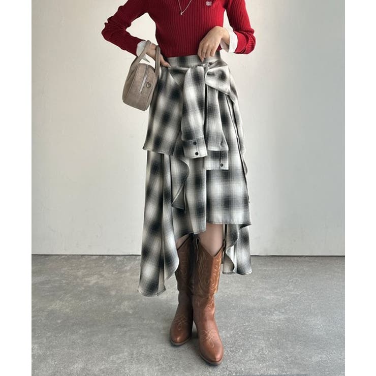 旬のレイヤード風スタイルが楽しめる！シャツ巻き風チェック柄