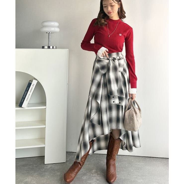 旬のレイヤード風スタイルが楽しめる！シャツ巻き風チェック柄