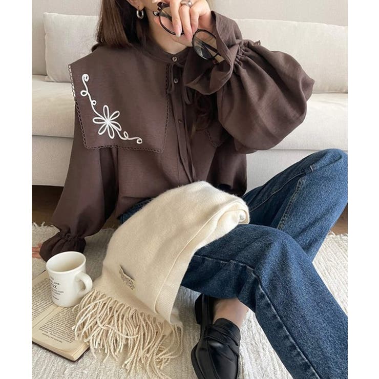 【mily bilet】クラシカルさとモダンさを両立。花刺繍ケープブラウス | Classical Elf  | 詳細画像18 