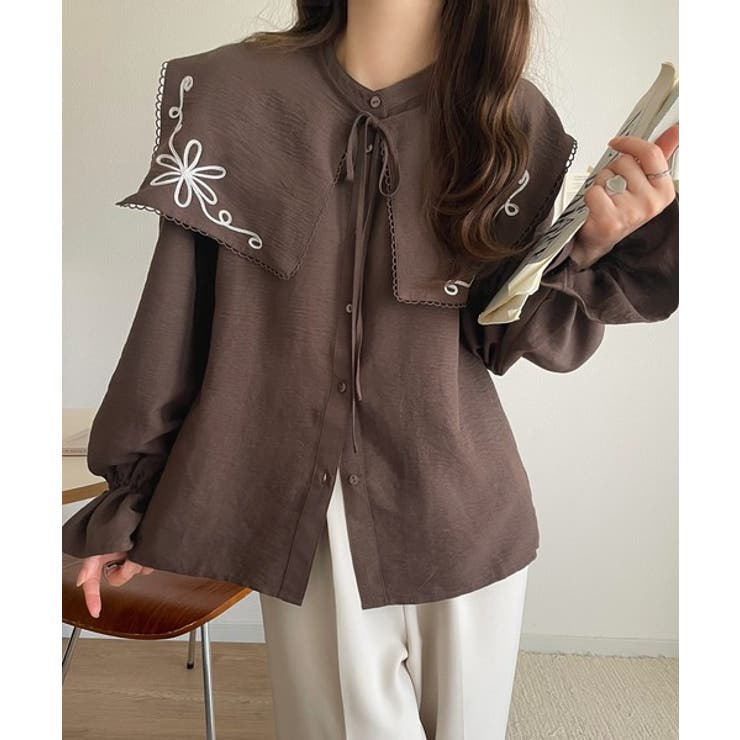 【mily bilet】クラシカルさとモダンさを両立。花刺繍ケープブラウス | Classical Elf  | 詳細画像21 