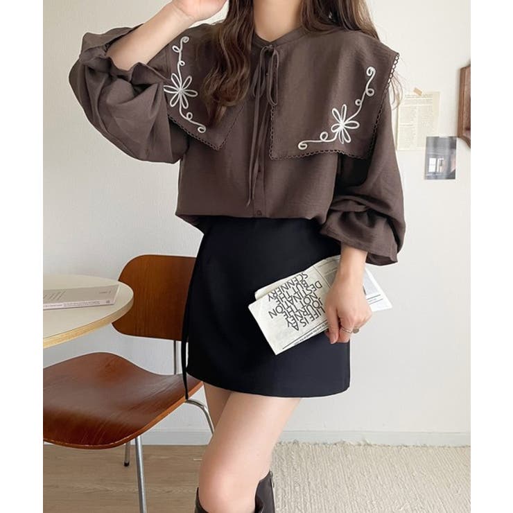 【mily bilet】クラシカルさとモダンさを両立。花刺繍ケープブラウス | Classical Elf  | 詳細画像23 