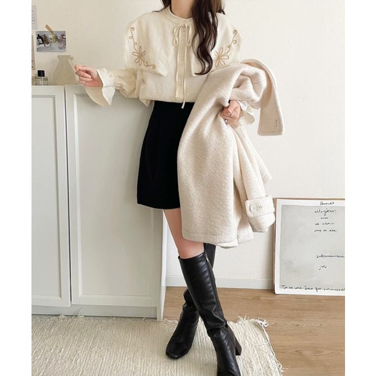 【mily bilet】クラシカルさとモダンさを両立。花刺繍ケープブラウス | Classical Elf  | 詳細画像2 