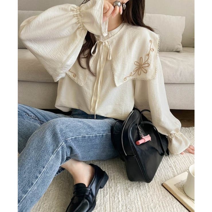 【mily bilet】クラシカルさとモダンさを両立。花刺繍ケープブラウス | Classical Elf  | 詳細画像5 