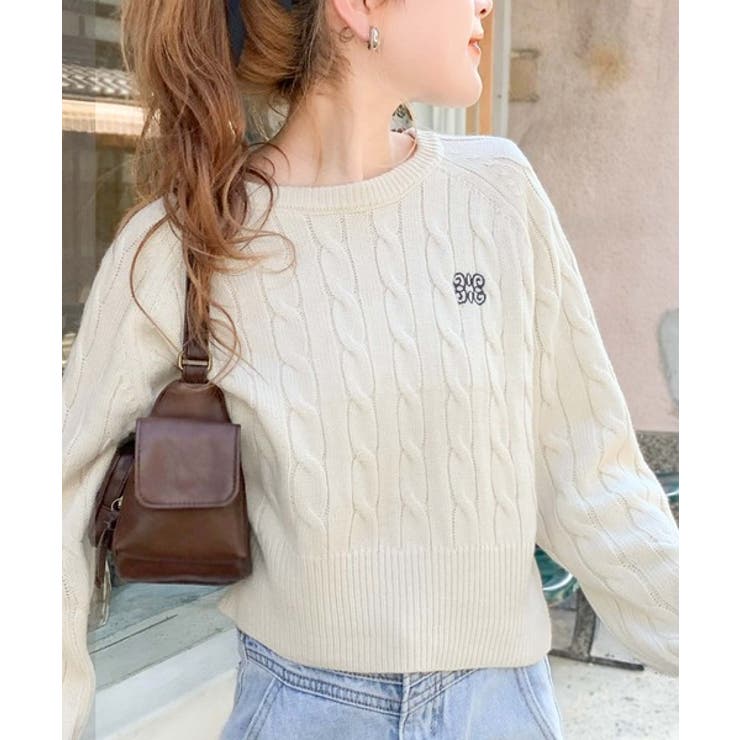 mily bilet】毎日着たいこなれニット。クロップド胸刺繍ケーブルニット