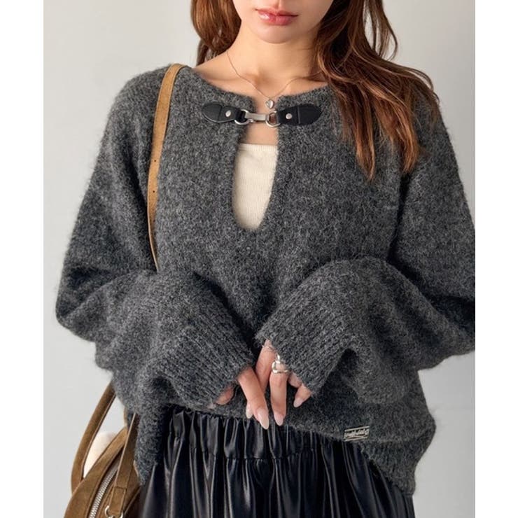 チャコールグレー | 【mily bilet】癒しのモヘアタッチ。バックル使いVネックニット（長袖） | Classical Elf 