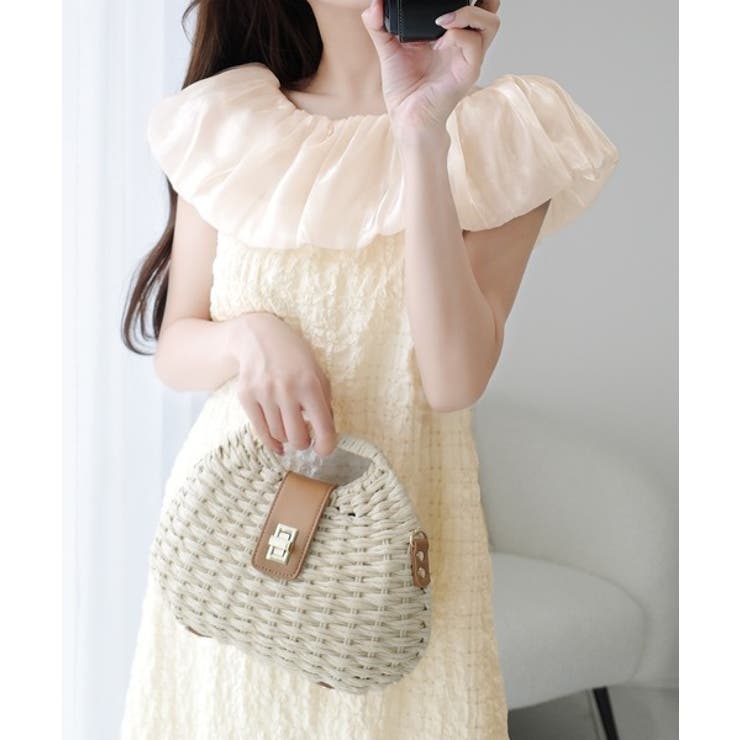 アイボリー | 【mily bilet】甘さと気品を一枚に。ビッグオーガンジーケープ付きオフショ… | Classical Elf 