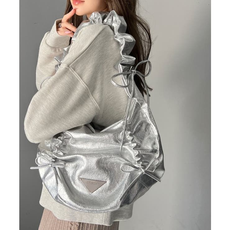 お洒落で大容量。クラッキングエナメル2WAYドロストハンドルリボン