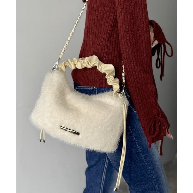 アイボリー | ふんわり華やぎのアイテム。ロゴプレート使いボリュームファーバッグ | Classical Elf 