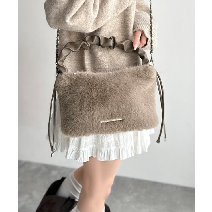 ふんわり華やぎのアイテム。ロゴプレート使いボリュームファーバッグ | Classical Elf  | 詳細画像27 