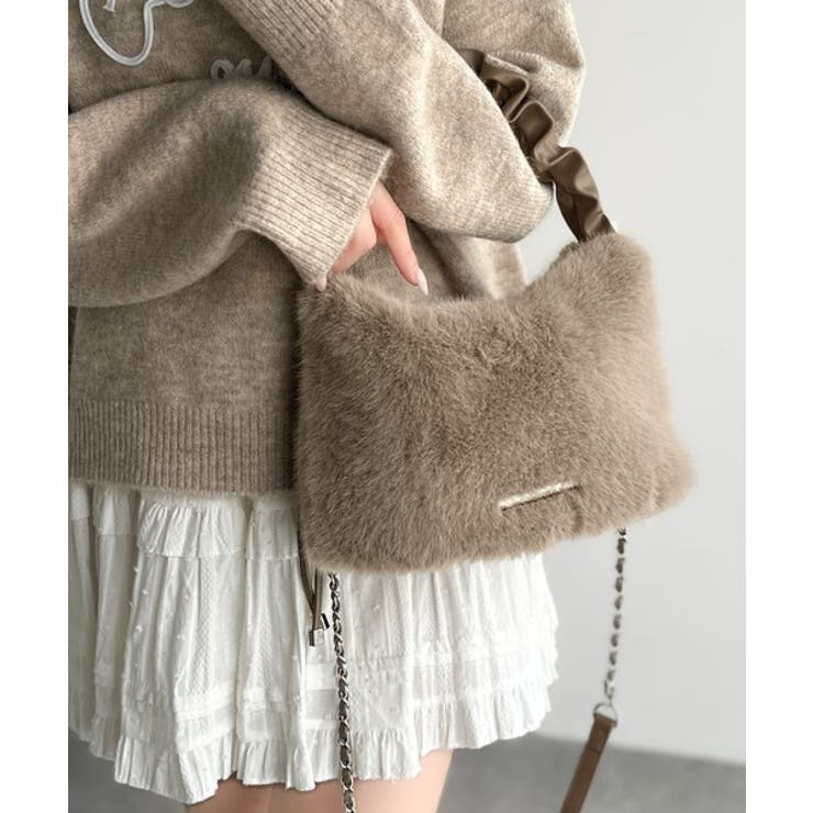 ふんわり華やぎのアイテム。ロゴプレート使いボリュームファーバッグ | Classical Elf  | 詳細画像28 