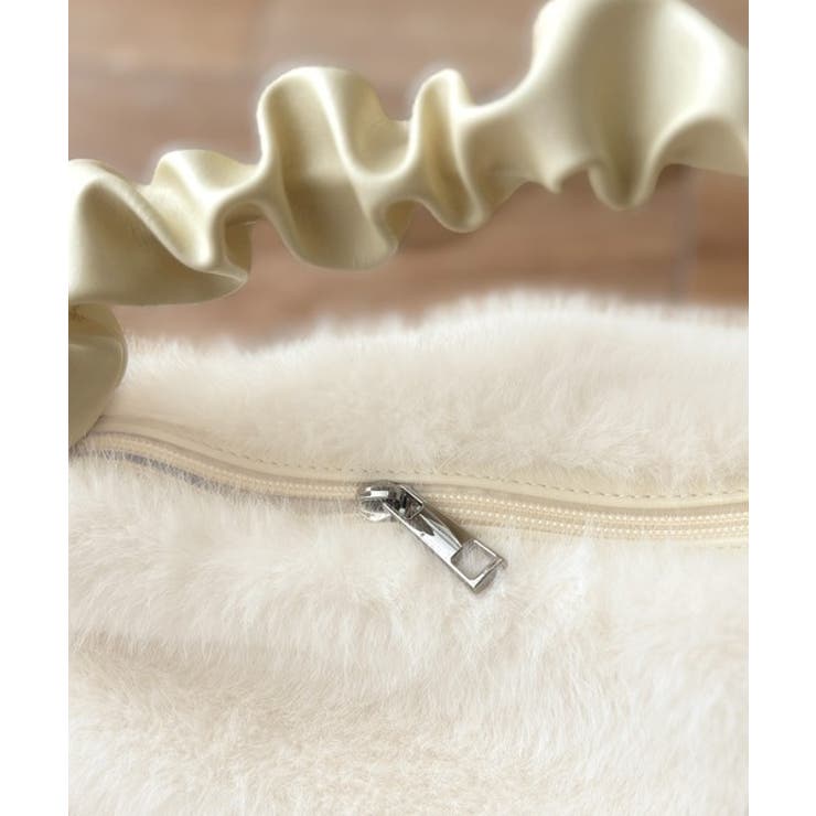 ふんわり華やぎのアイテム。ロゴプレート使いボリュームファーバッグ | Classical Elf  | 詳細画像37 