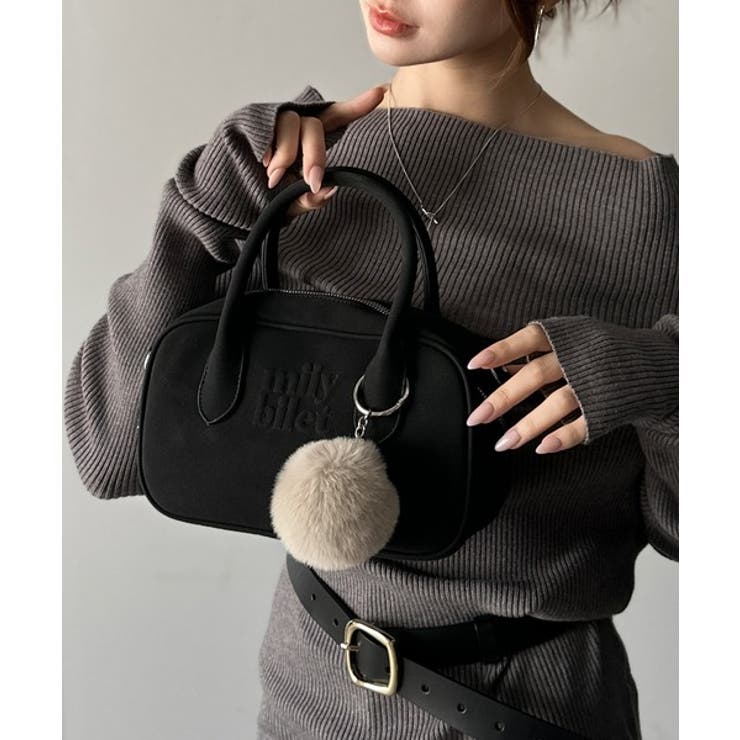 甘い見た目で実力派♪エンボスロゴスウェードライクミニボストンバッグ