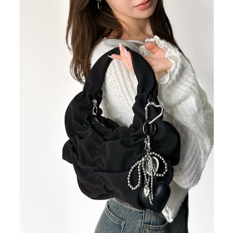 ブラック | 2way仕様で、コーデ自在。スウェード風ギャザーデザインハンドバッグ | Classical Elf 