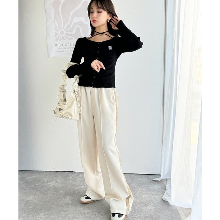 デコルテ華奢魅せ。チョーカー紐＆ブローチ付き胸シャーリングニットプルオーバー | Classical Elf  | 詳細画像10 