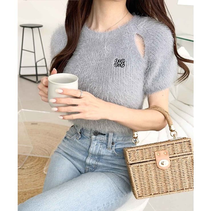 ふんわり大人ガーリーな雰囲気を。胸刺繍肩スリット半袖シャギーニットプルオーバー | Classical Elf  | 詳細画像25 