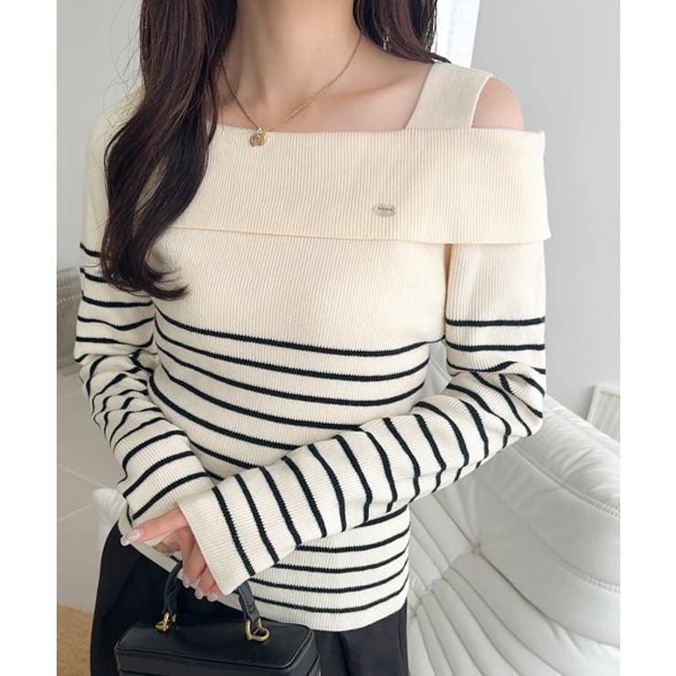 アイボリー | 【mily bilet】抜け感たっぷり大人の肌見せ。ワンオフショルアクセントボタ… | Classical Elf 