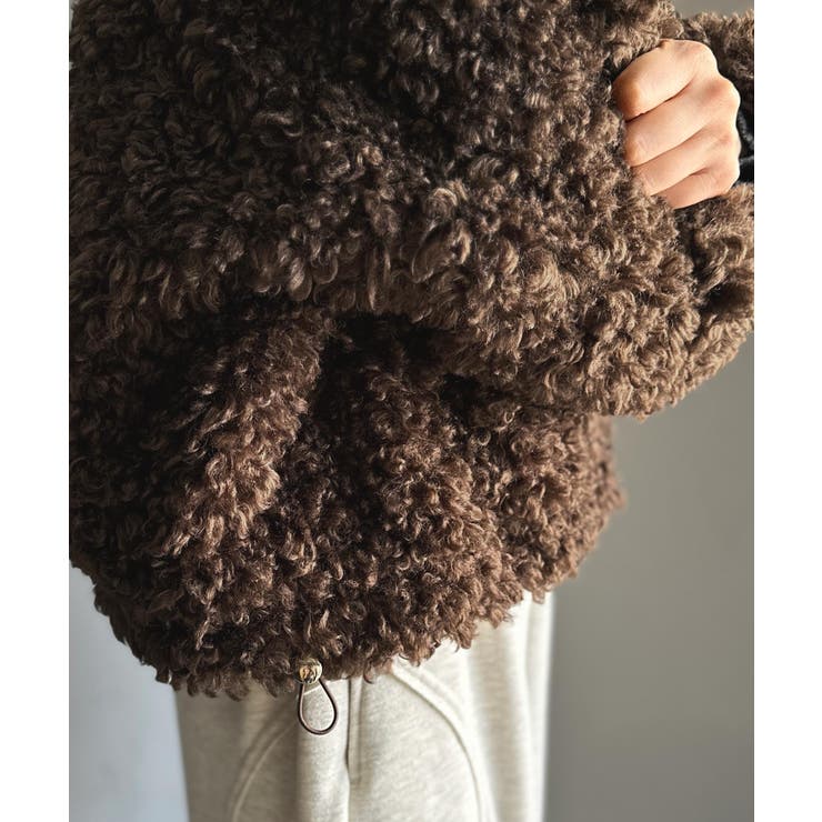 ふわふわのボリューム感♪フェイクレザーテープ使いプードルファー