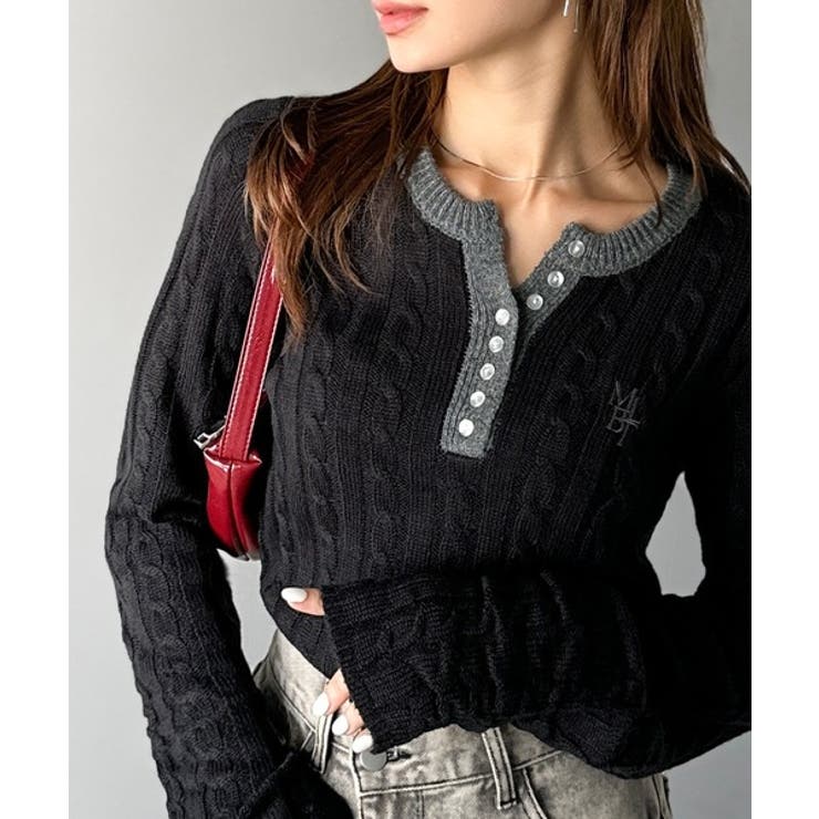 mily bilet】シンプル映える欲張りニット。胸刺繍多ボタン使い袖