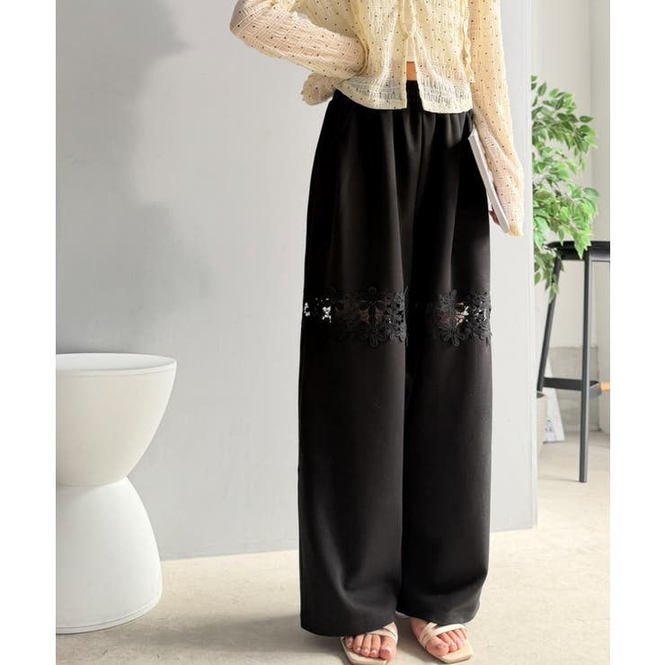 ブラック | 【mily bilet】唯一無二の華やかデザイン。花柄レース 切り替えスウェット… | Classical Elf 