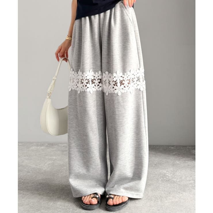 【mily bilet】唯一無二の華やかデザイン。花柄レース 切り替えスウェット… | Classical Elf  | 詳細画像17 