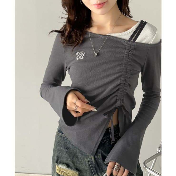 グレー | 美しいシルエット！アシメネックレイヤード風シャーリング使い袖フレア胸刺繍カットソ… | Classical Elf 