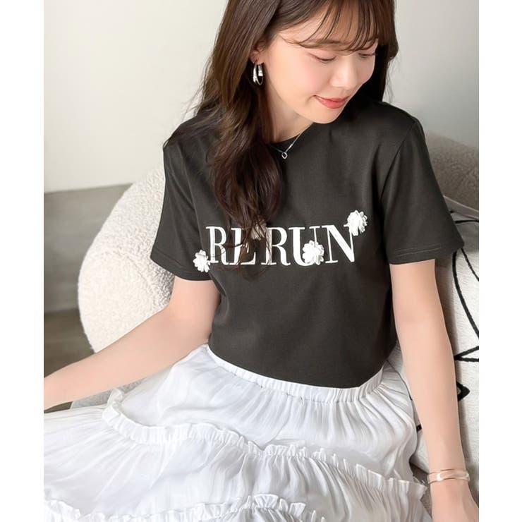 チャコール | 【mily bilet】フロント刺繍でさりげなく華やぐ♪ 立体花モチーフＴシャツ… | Classical Elf 