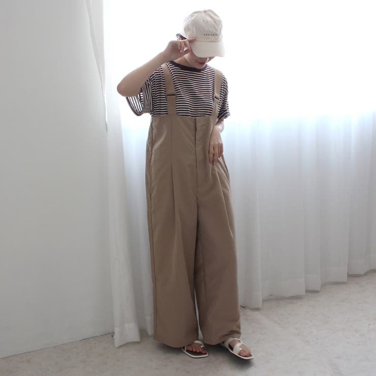 ベージュ