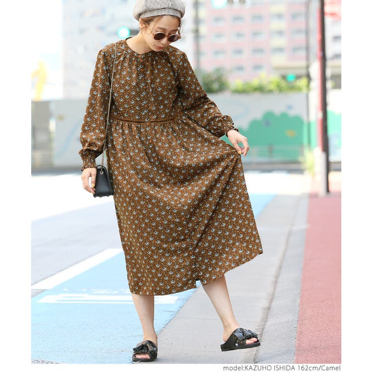 レトロ花柄ノーカラーシャツワンピース 石田一帆さん着用(バルーン