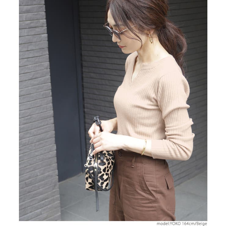 やわらかキーネックリブニットトップス yokoさん着用 | coca | 詳細画像10 