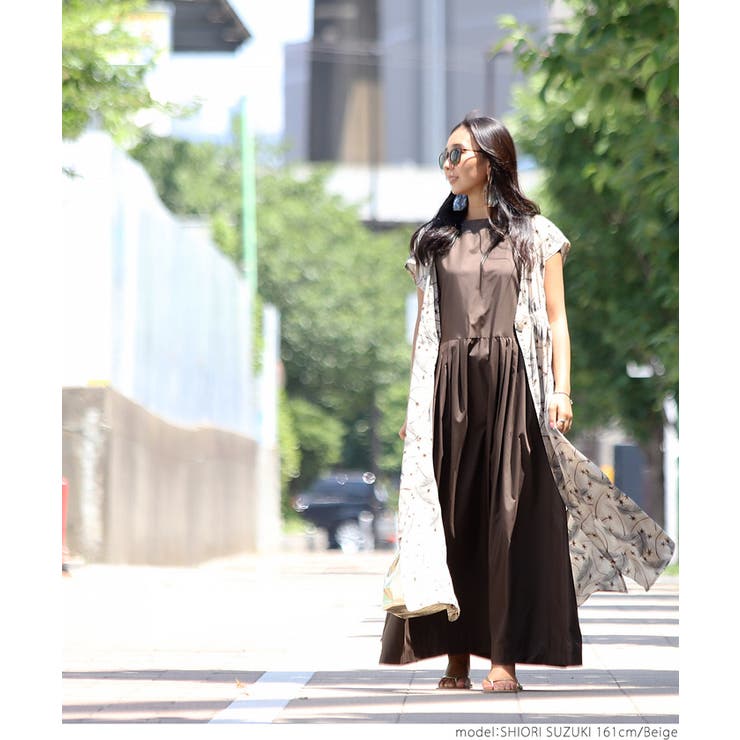 ボタニカルフラワープリントガウンワンピース 鈴木詩織さん着用(ロング