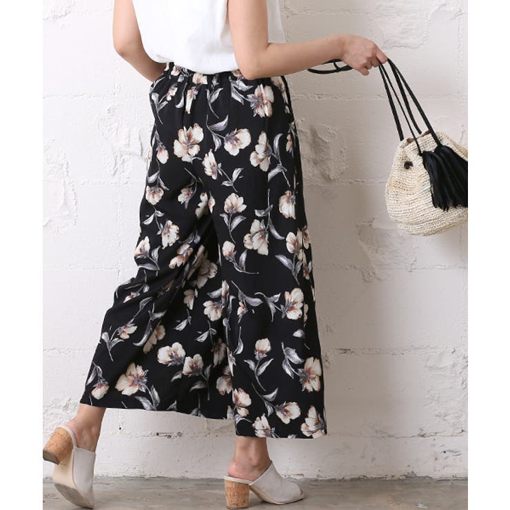 フロントタック入り大人上品花柄ガウチョパンツ 大石参月さん着用