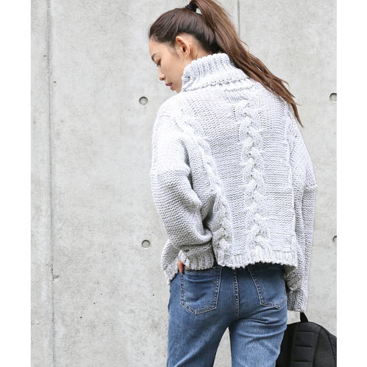 ボリュームタートルネックミックスニットトップス 阿久津ゆりえさん