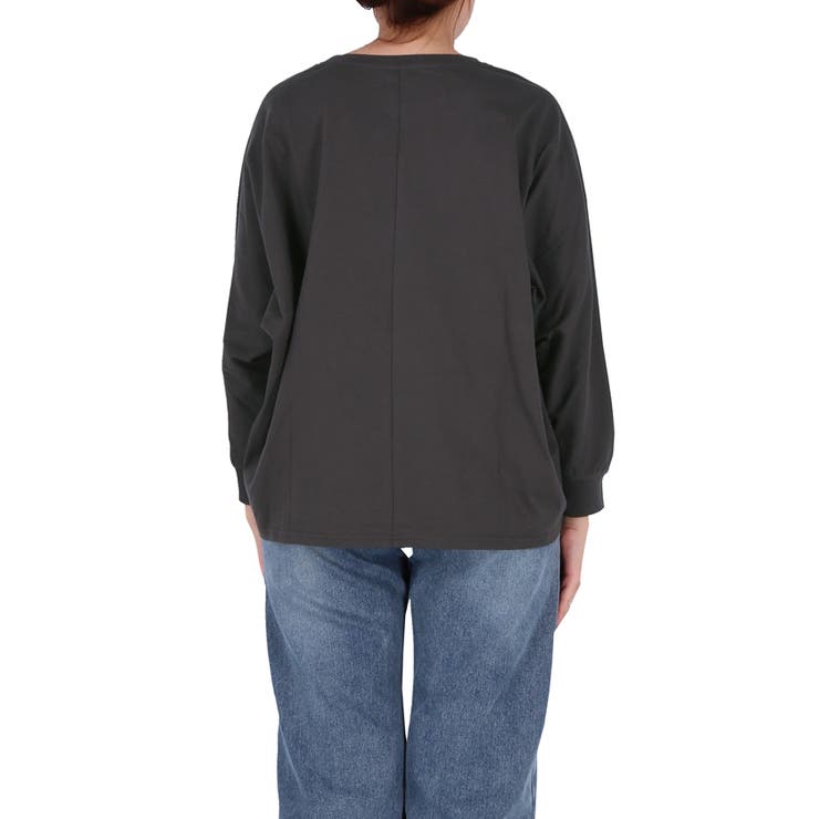 リラクシーなシルエットとロゴデザインが映えるドルマンロゴTシャツ | coca | 詳細画像6 