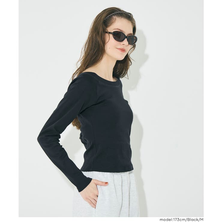 滑らかな肌触りと美シルエットが魅力のスムースラグランオフショルダートップス | coca | 詳細画像19 