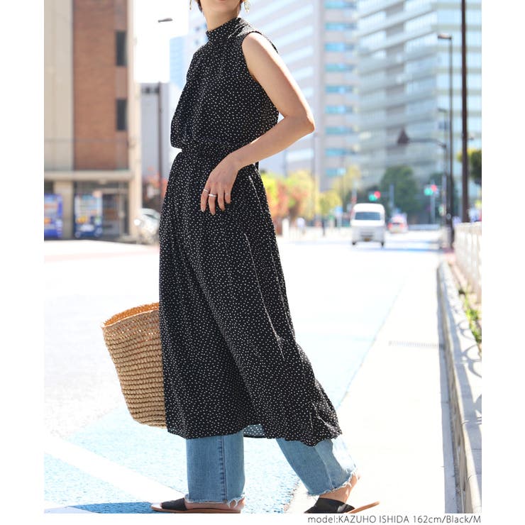 変形ドット柄ノースリーブワンピースcocaオリジナル 石田一帆さん着用