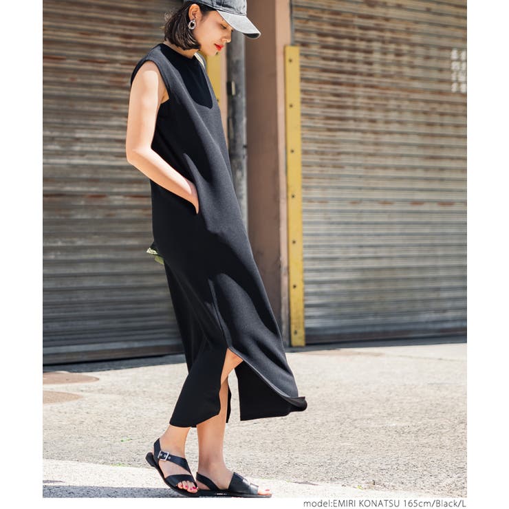 PLEATS PLEASE　缶　エンボス加工　ノースリーブロングワンピース PLEATS PLEASE 缶 エンボス加工 ノースリーブロングワンピース