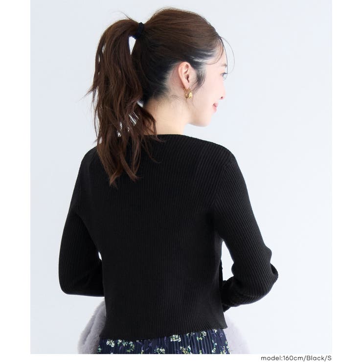上品なゴールドボタンがアクセントのニットトップス | coca | 詳細画像13 