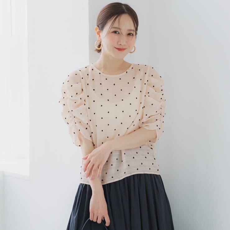 シアードットで華やぐ 袖シャーリングTOPS | coca | 詳細画像1 