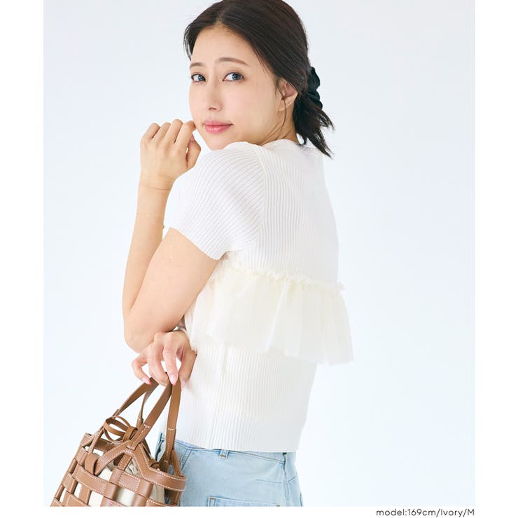 胸元のフリルが大人可愛い、半袖フリルニットトップス | coca | 詳細画像6 