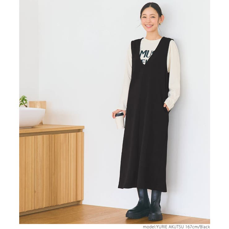 ［Black］ | エンボスVネックワンピース | coca