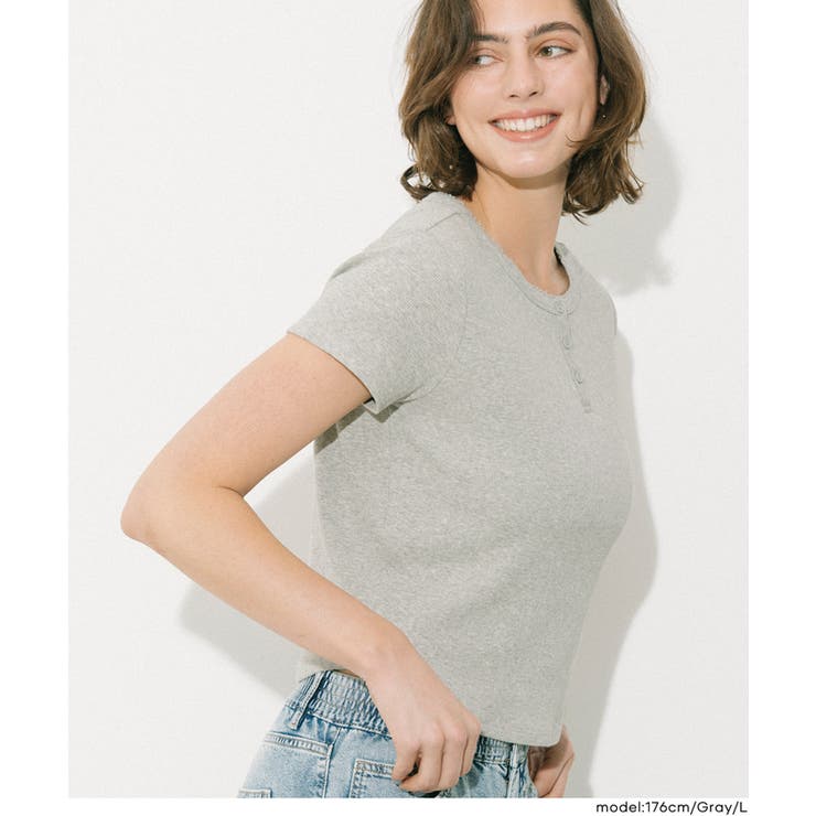 シンプルな着こなしが様になる、ヘンリーネックTシャツ | coca | 詳細画像19 