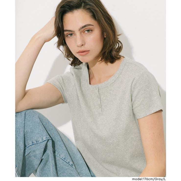 シンプルな着こなしが様になる、ヘンリーネックTシャツ | coca | 詳細画像21 