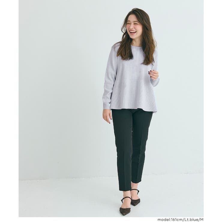 バックスタイルにさりげない華やかさを添える、パール付きフレアニットトップス | coca | 詳細画像10 