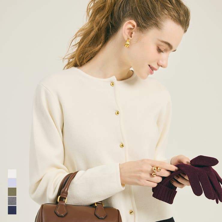 ＼25AW新色登場！／小ぶりな金ボタンがポイントの金ボタンニットカーディガン | coca | 詳細画像1 