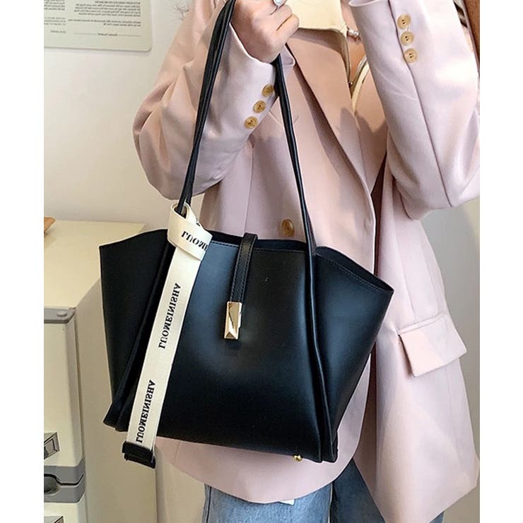 ブラック | 冬新作 英字リボンテープ ポーチ付き | LOVERS