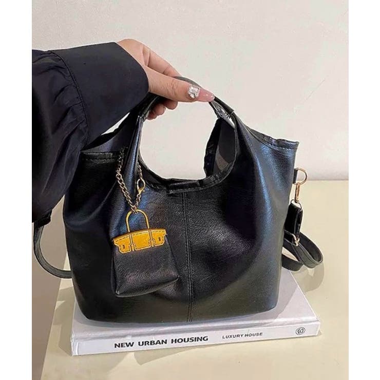 ブラック | 冬新作 ミニバッグチャーム付き PUレザー | LOVERS