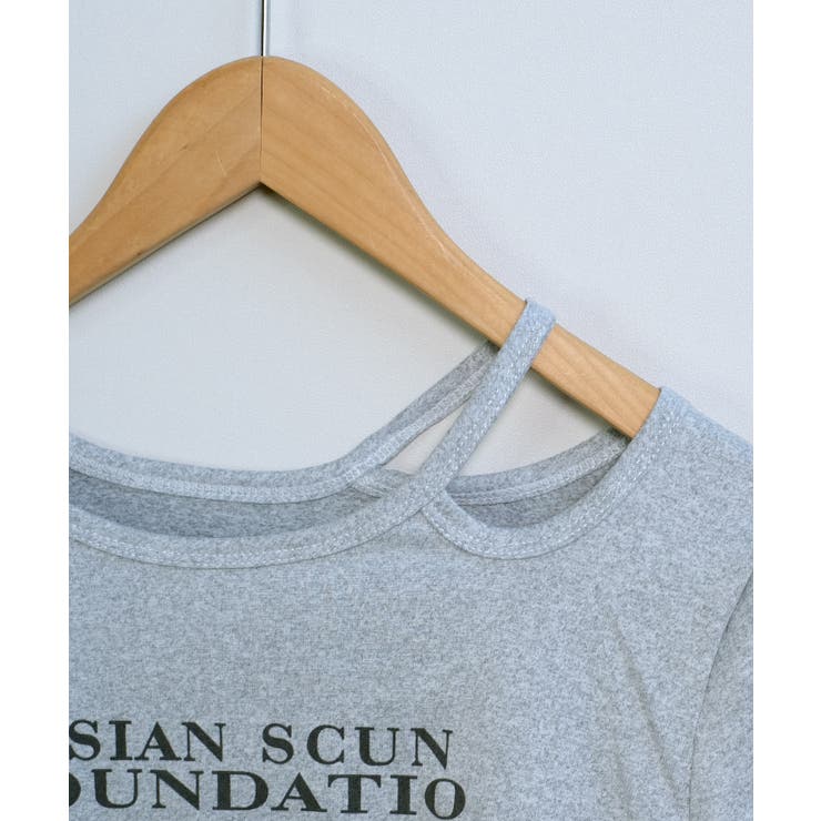 春新作 ショルダーカットアウト ショート丈チビTシャツ[品番