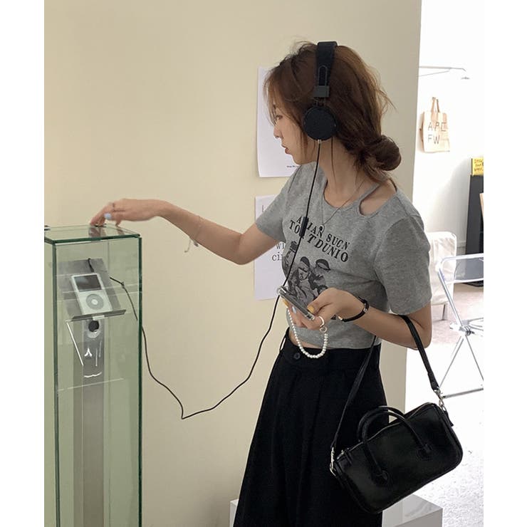 春新作 ショルダーカットアウト ショート丈チビTシャツ | LOVERS | 詳細画像3 