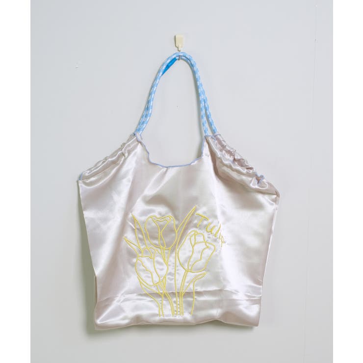 【クロスステッチ❤︎本革持ち手トートバッグ】ハンドメイド　サモイロフ　チューリップ クロスステッチ❤︎本革持ち手トートバッグ】ハンドメイド